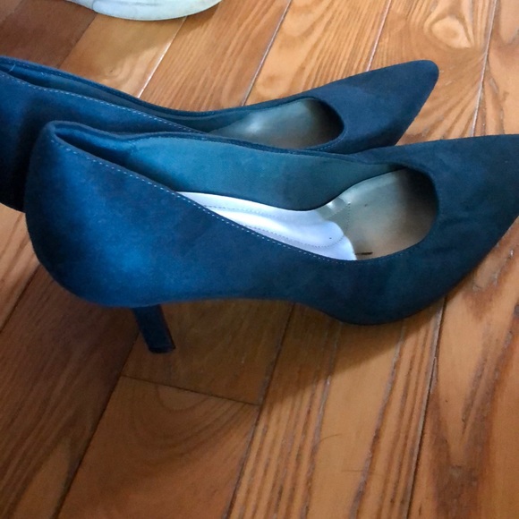 comfort plus by Predictions Shoes - Teal/greenish pointed toe heels